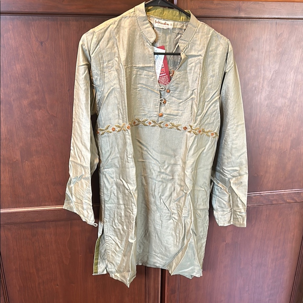 Fabindia Green Kurta with Mandarin Collar and Embroidery